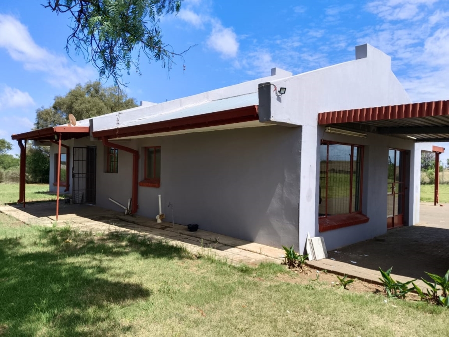 To Let 3 Bedroom Property for Rent in Roodewal Free State